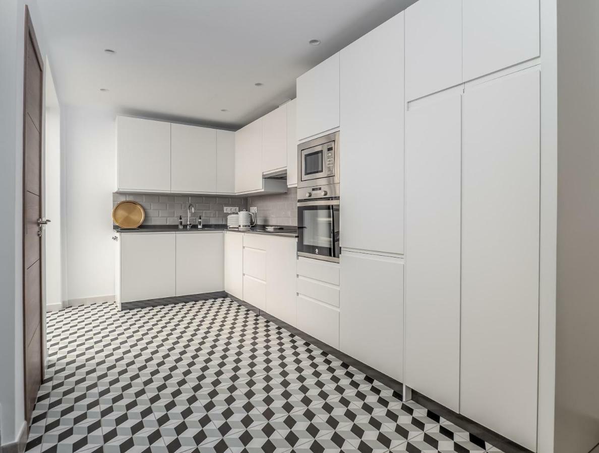 Marbella Old Town : Luxury Townhouse Villa Bagian luar foto